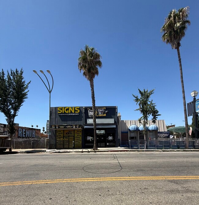 More details for 6425-6427 Van Nuys Blvd, Van Nuys, CA - Retail for Sale
