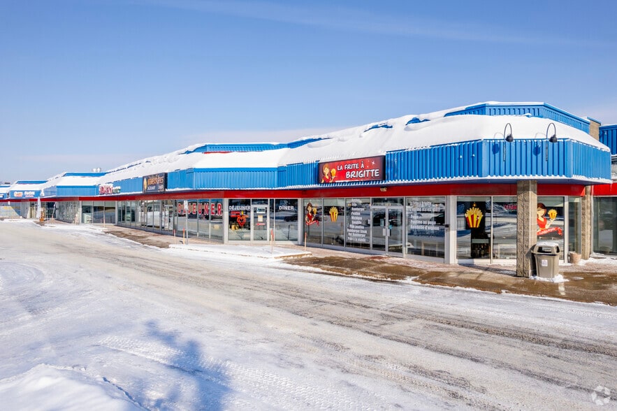 345-393 Boul Harwood, Vaudreuil-dorion, QC à louer - Photo du bâtiment - Image 2 de 5