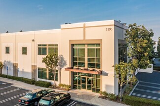 Plus de détails pour 1195 Warner Ave, Tustin, CA - Industriel à louer