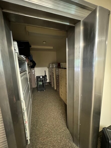 1604 Kansas Ave, Lorain, OH for lease - Interior Photo - Image 2 of 8