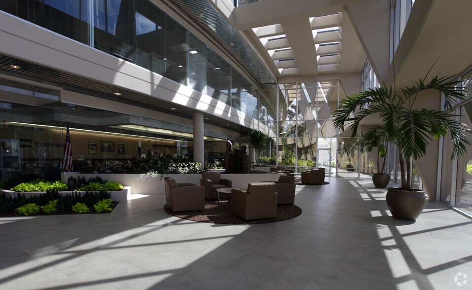 4190 Belfort Rd, Jacksonville, FL for lease - Lobby - Image 2 of 12