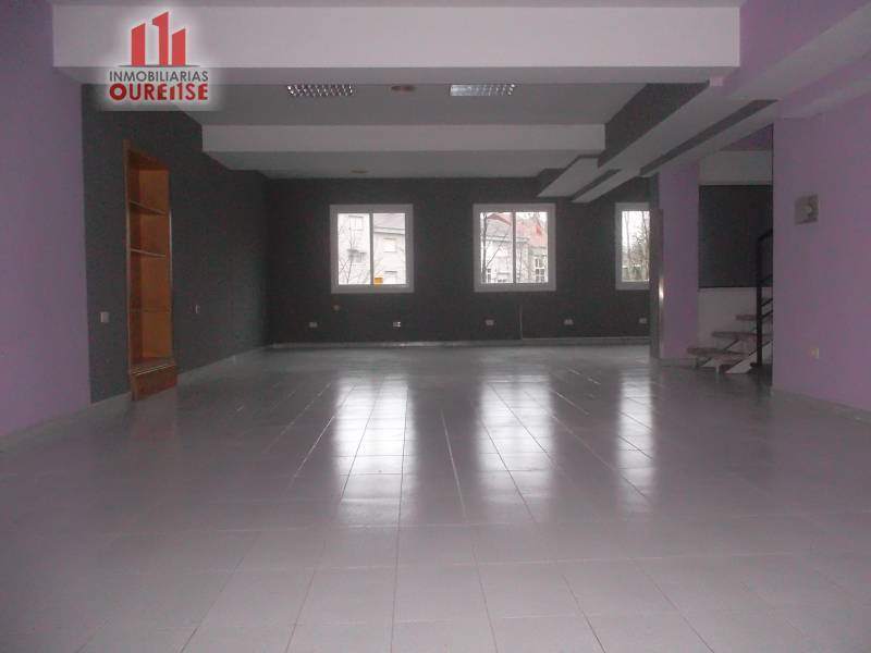 Retail in Ourense, Orense for lease Primary Photo- Image 1 of 11