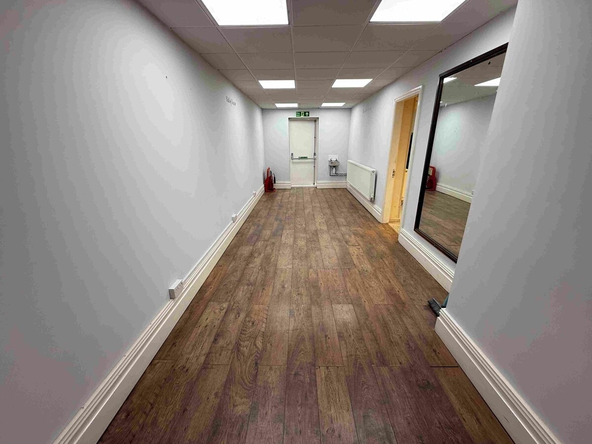 192-194 Nantwich Rd, Crewe, CHS CW2 6BP - Unit 192 -  - Interior Photo - Image 1 of 9