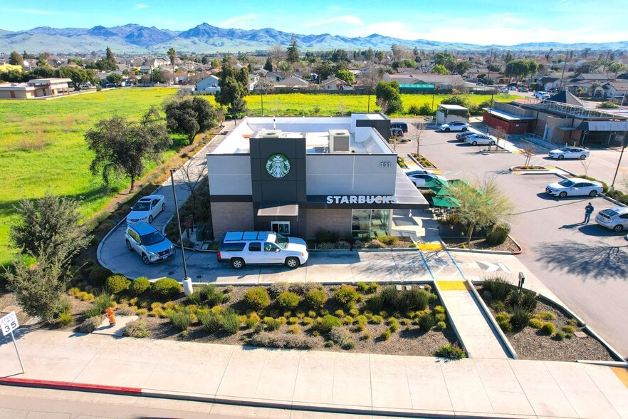 111 San Felipe Rd, Hollister, CA for sale - Primary Photo - Image 1 of 16