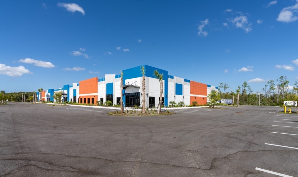 16091 Parallel, Fort Myers, FL for lease - Building Photo - Image 2 of 6