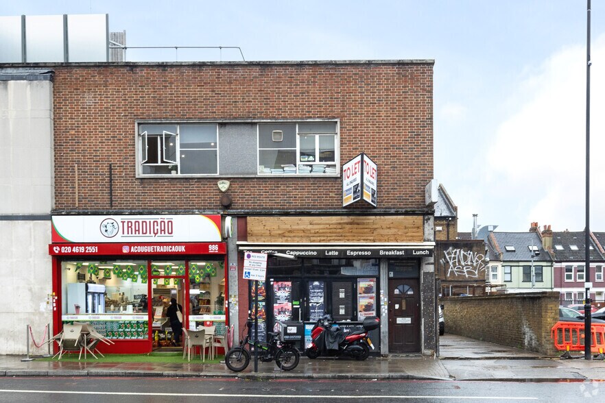 984 Garratt Ln, Londres à louer - Photo du bâtiment - Image 2 de 2