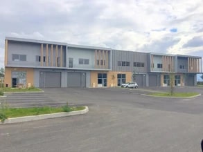 Rue Charles Edouard Jeanneret, Poissy for lease Building Photo- Image 1 of 8