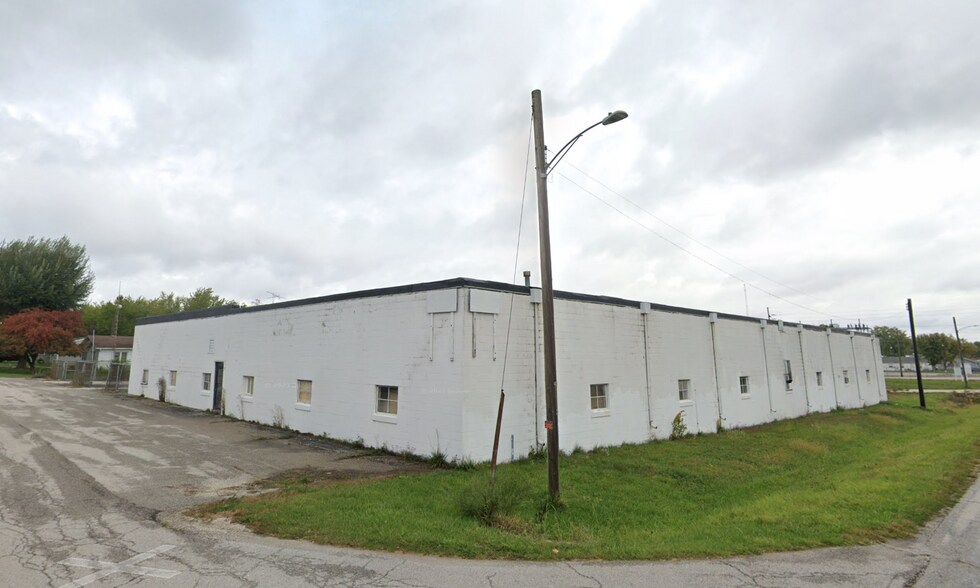 511 S Lincoln St, Morocco, IN à vendre - Photo du bâtiment - Image 2 de 8