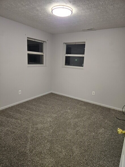 839 E Indianola Ave, Youngstown, OH à vendre - Photo du bâtiment - Image 3 de 5