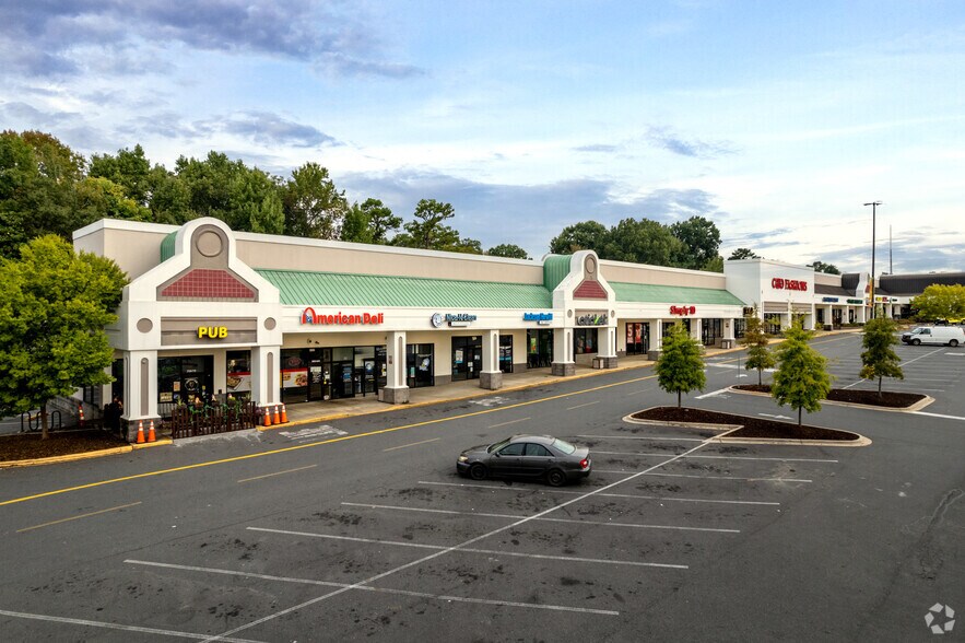 3122 Eastway Dr, Charlotte, NC à louer - Photo du bâtiment - Image 3 de 7