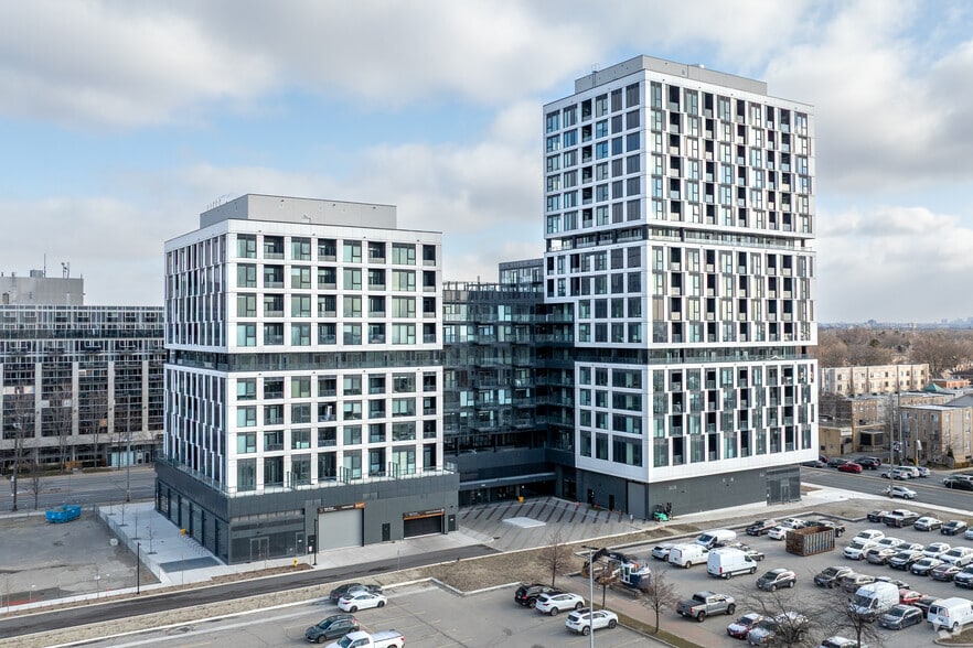 1007 The Queensway, Toronto, ON à vendre - Photo du bâtiment - Image 2 de 3
