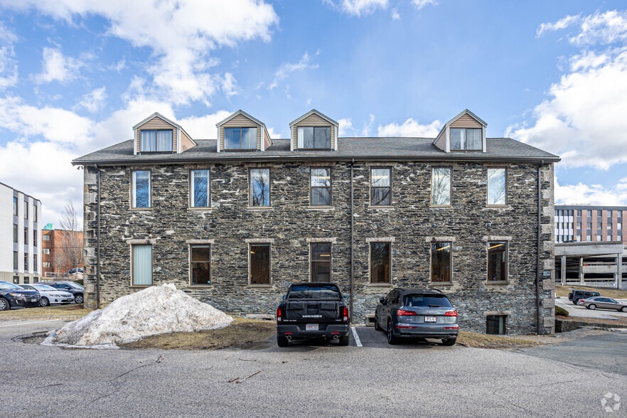 37 Walnut St, Wellesley, MA for lease - Building Photo - Image 3 of 5