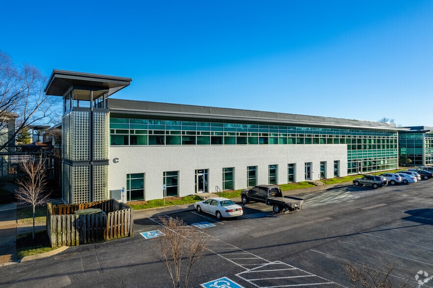 113-117 Seaboard Ln, Franklin, TN for lease - Building Photo - Image 2 of 6