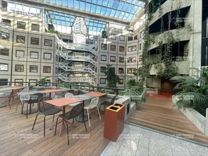 Office in Villeurbanne for lease Interior Photo- Image 2 of 25