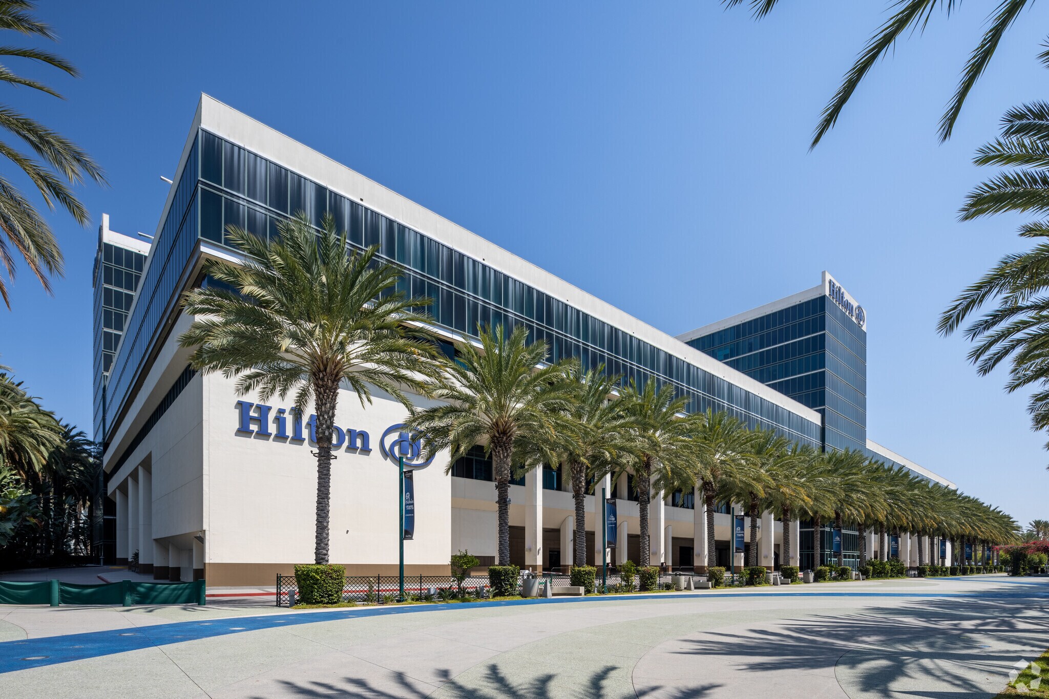 777 W Convention Way, Anaheim, CA à louer Photo principale- Image 1 de 11