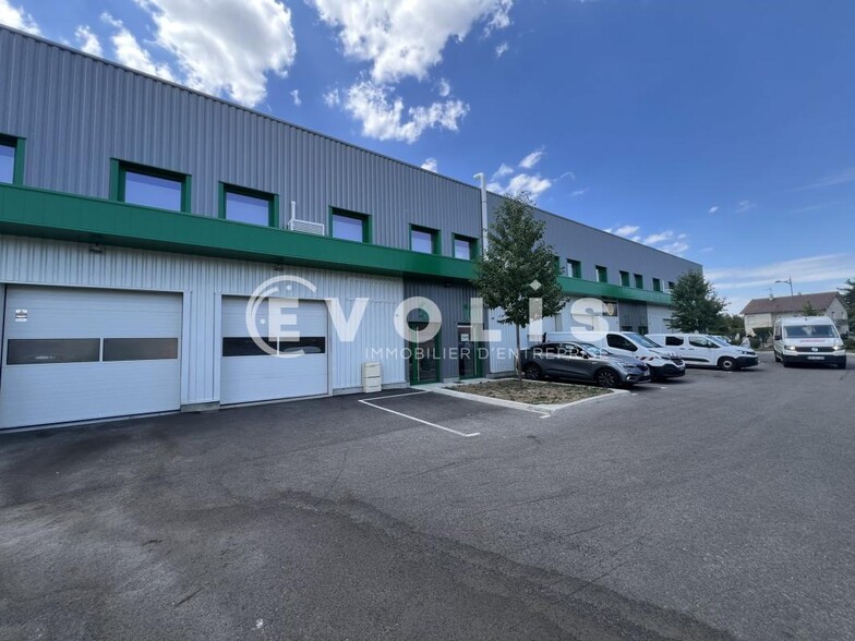 12 Rue Léopha, Mions for lease - Building Photo - Image 3 of 11
