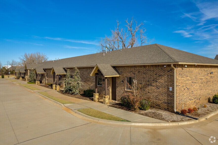 1716 Signal Ridge Dr, Edmond, OK for sale - Building Photo - Image 3 of 22
