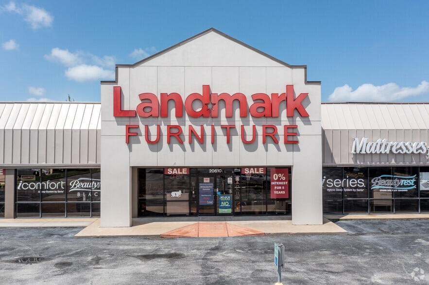 20610 Gulf Fwy, Webster, TX à louer - Photo du bâtiment - Image 3 de 8