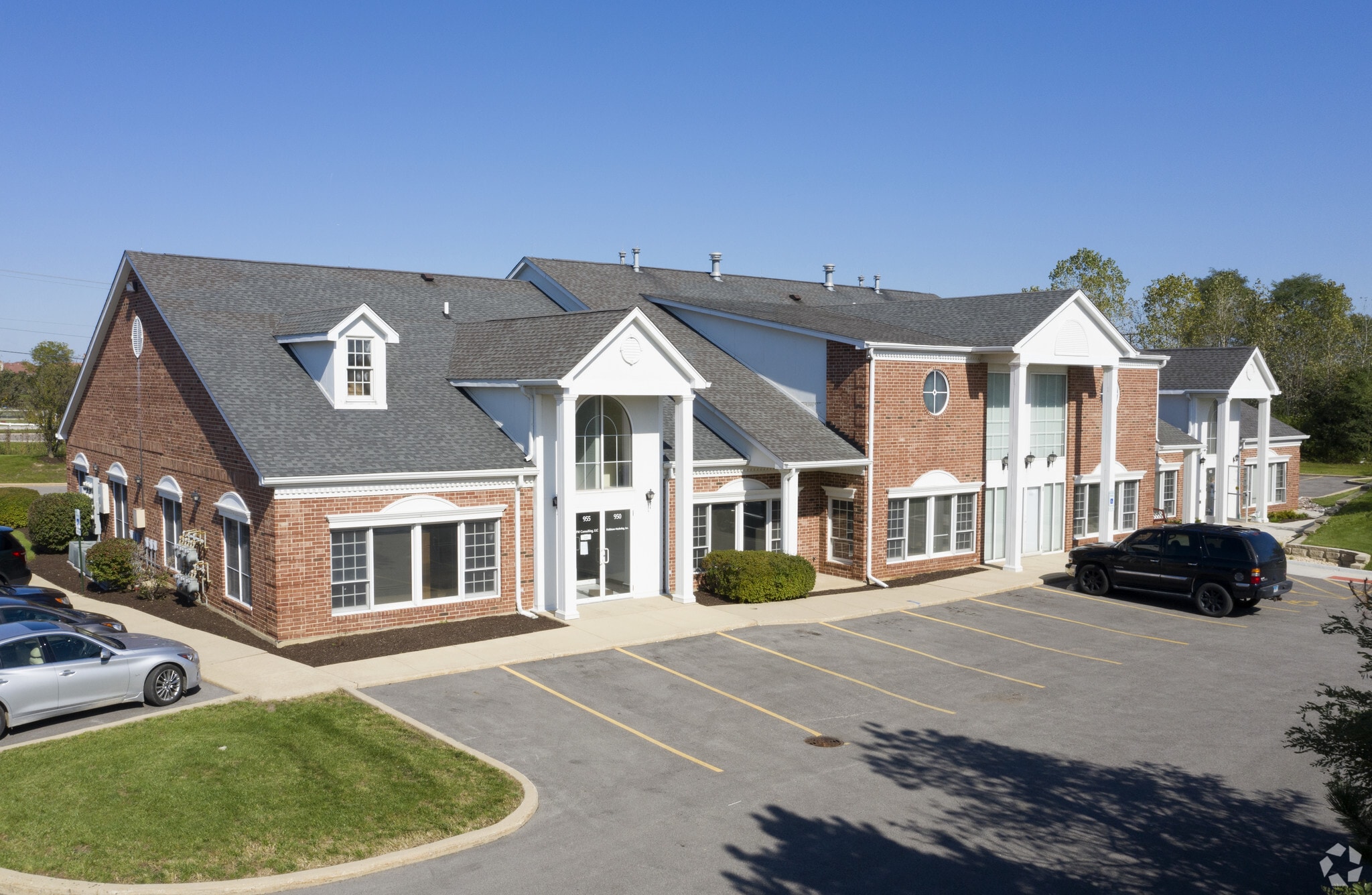 South Barrington Office Center portefeuille de 10 propriétés à vendre sur LoopNet.ca Photo principale- Image 1 de 7