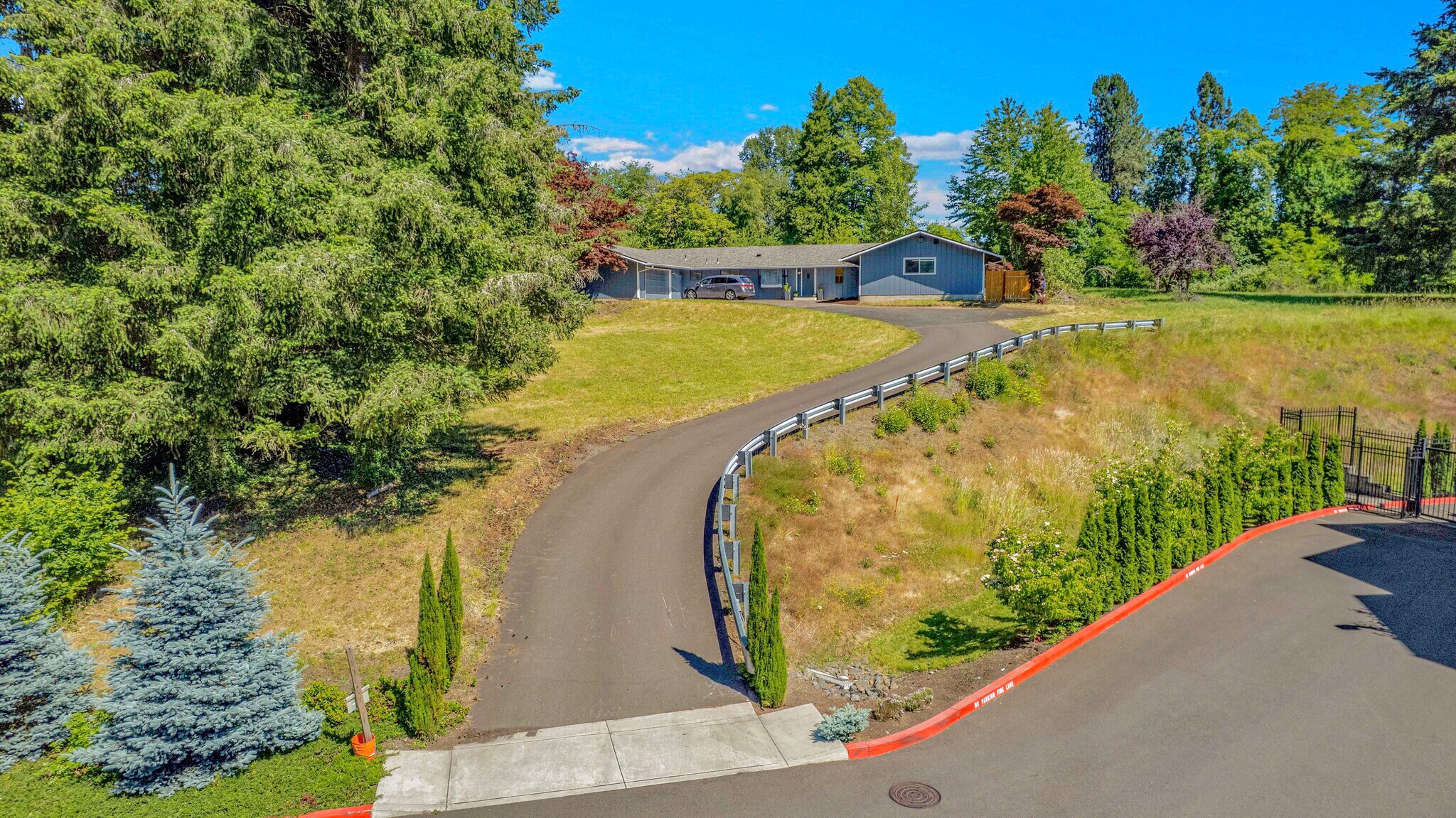 16710 SE Sunnyside Rd, Happy Valley, OR à vendre Photo du bâtiment- Image 1 de 16