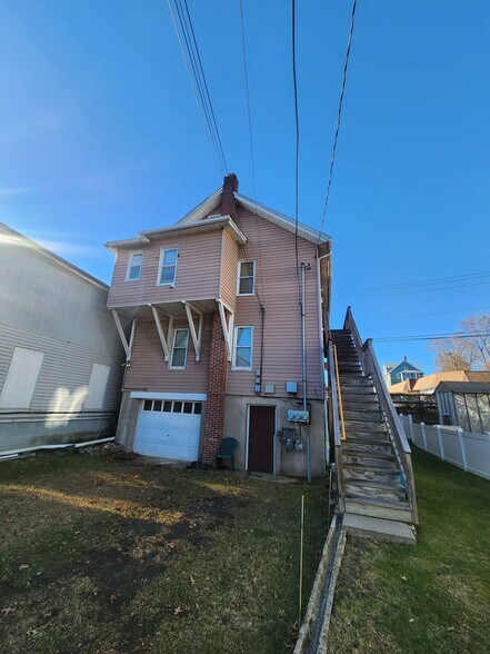 38 Clifton Ave, Ansonia, CT à louer - Photo du bâtiment - Image 2 de 2