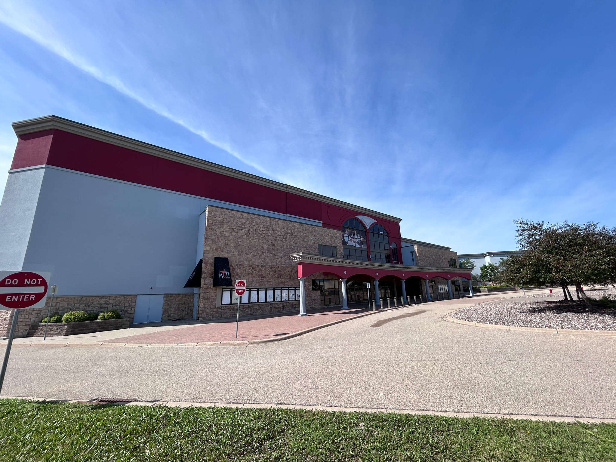 14401 Burnhaven Dr, Burnsville, MN for lease Building Photo- Image 1 of 6