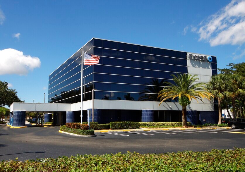 555 N Congress Ave, Boynton Beach, FL à louer - Photo du bâtiment - Image 2 de 23
