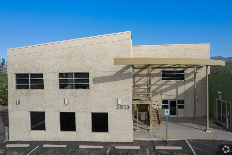 2823 E Speedway Blvd, Tucson, AZ à louer - Photo du bâtiment - Image 2 de 3