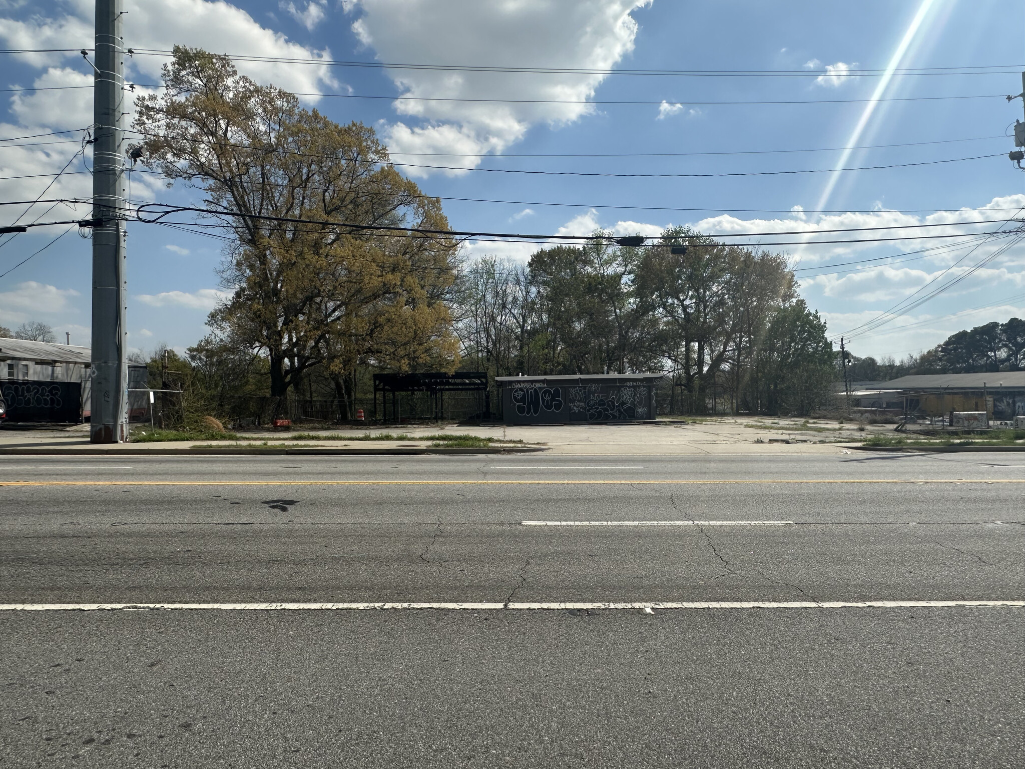 1050 Donald Lee Hollowell Pky NW, Atlanta, GA for sale Primary Photo- Image 1 of 3