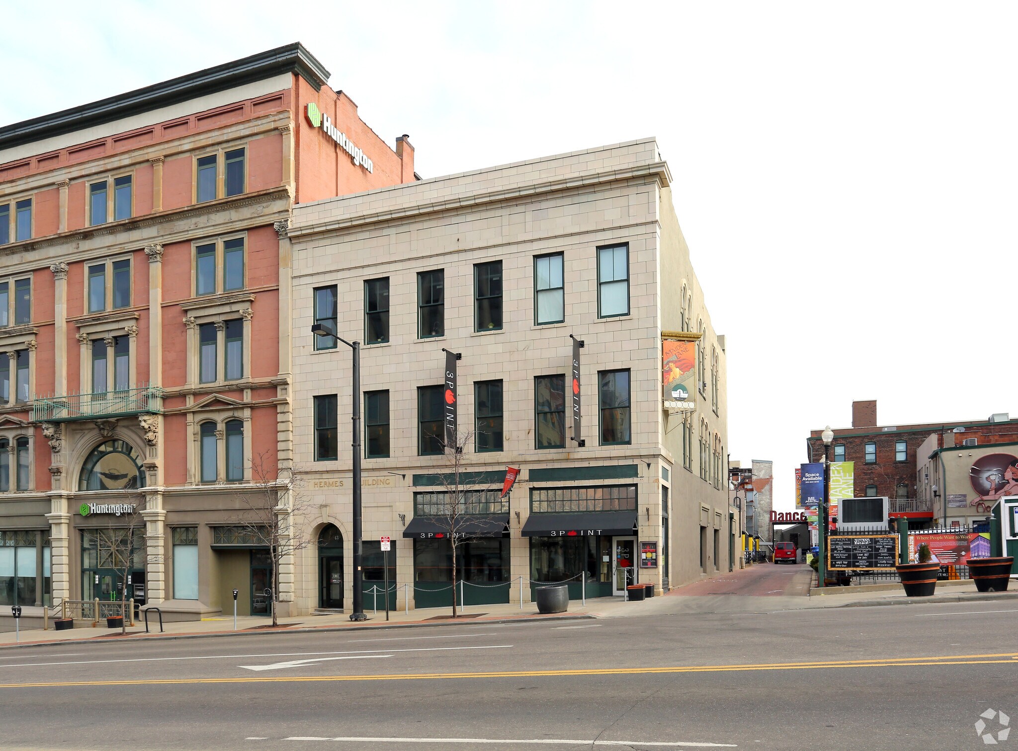 43 E Market St, Akron, OH à louer Photo principale- Image 1 de 9