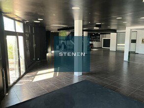 Retail in Aix-en-Provence for lease Interior Photo- Image 2 of 6