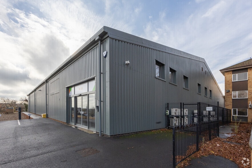 18-20 Bradfield Rd, Wellingborough for sale - Primary Photo - Image 1 of 10