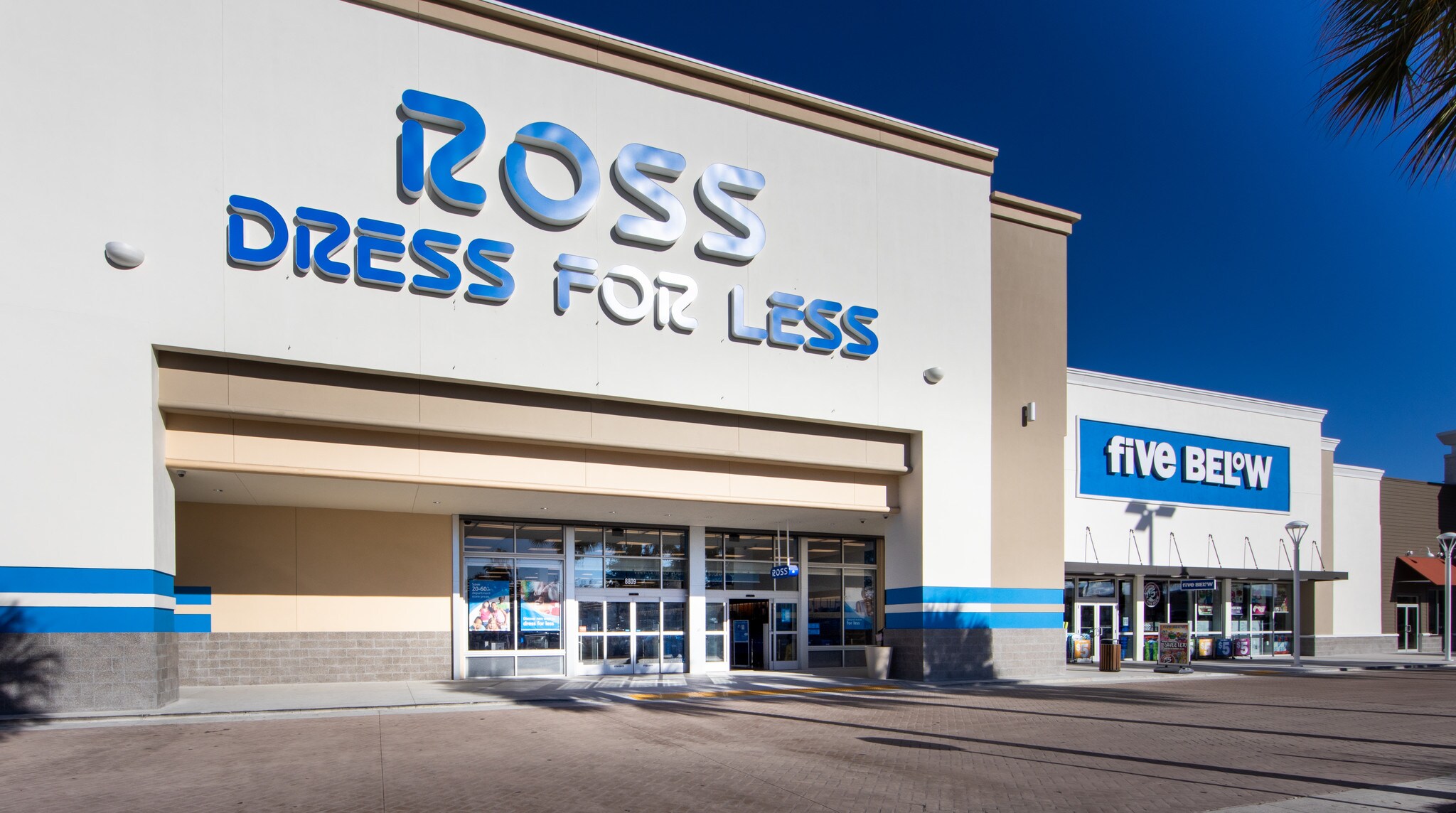 8803-9079 SW 107th Ave, Kendall, FL à louer Photo du bâtiment- Image 1 de 3