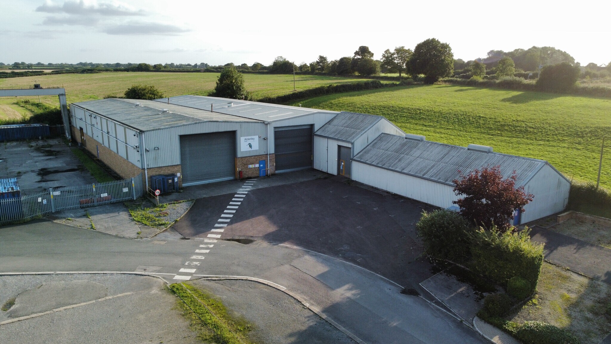 Arnolds Field Est, Wickwar for lease Building Photo- Image 1 of 3