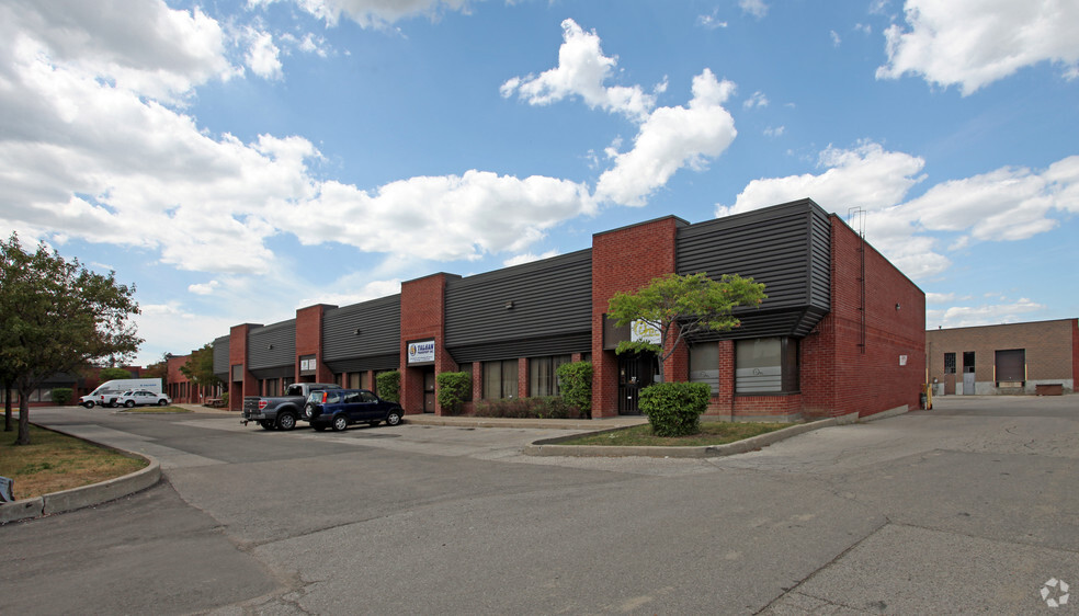 6810 Kitimat Rd, Mississauga, ON for lease - Building Photo - Image 2 of 3