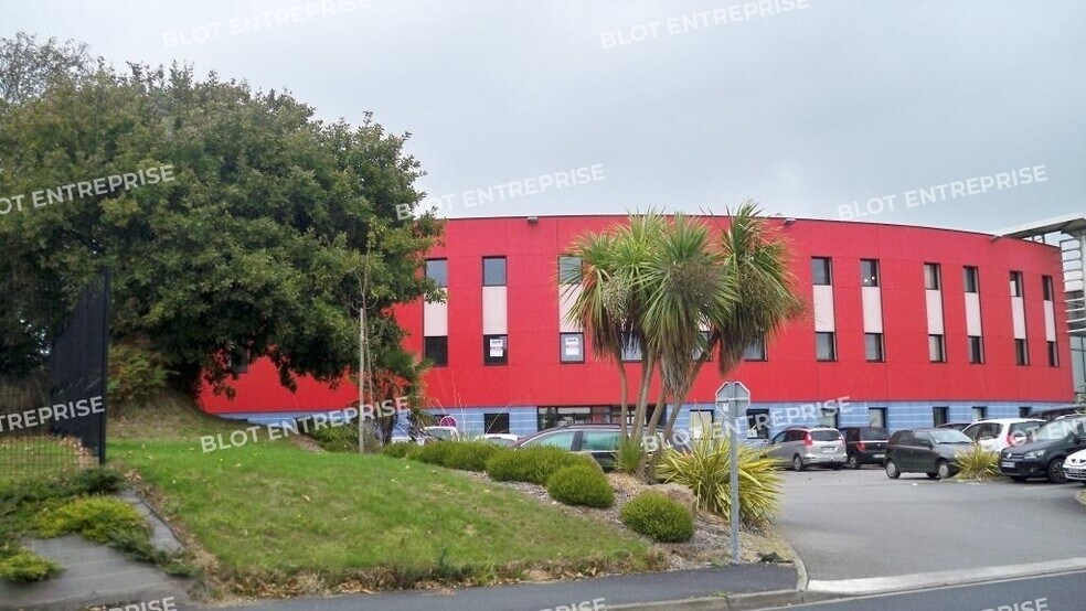 Office in Guipavas for lease - Building Photo - Image 1 of 6