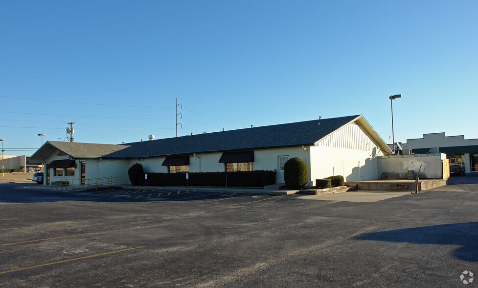 332 E Camp Wisdom Rd, Duncanville, TX à vendre - Photo du bâtiment - Image 3 de 4