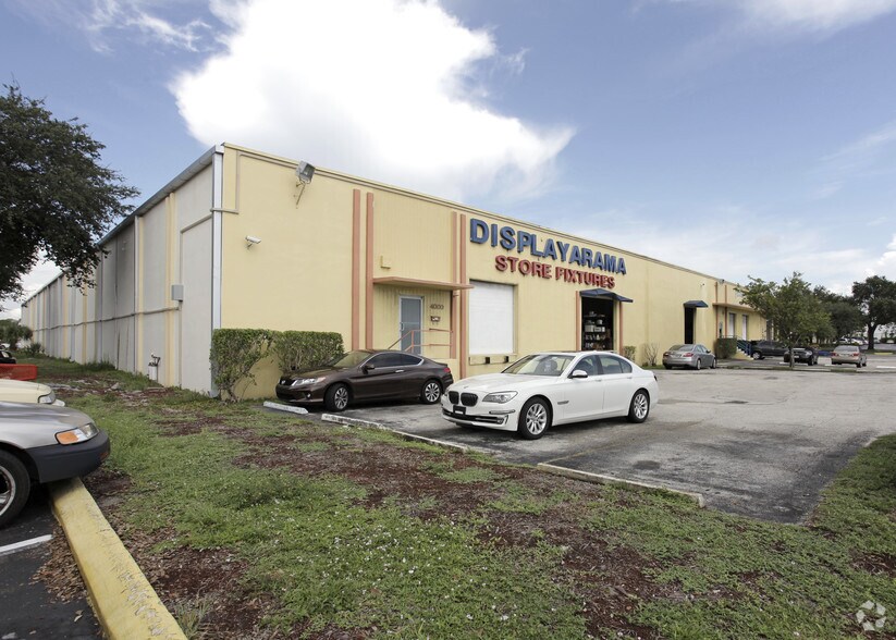 4000 N 28th Ter, Hollywood, FL à louer - Photo du bâtiment - Image 3 de 10