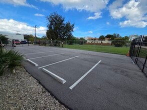 2050 S Federal Hwy, Fort Lauderdale, FL à louer Photo du bâtiment- Image 1 de 13