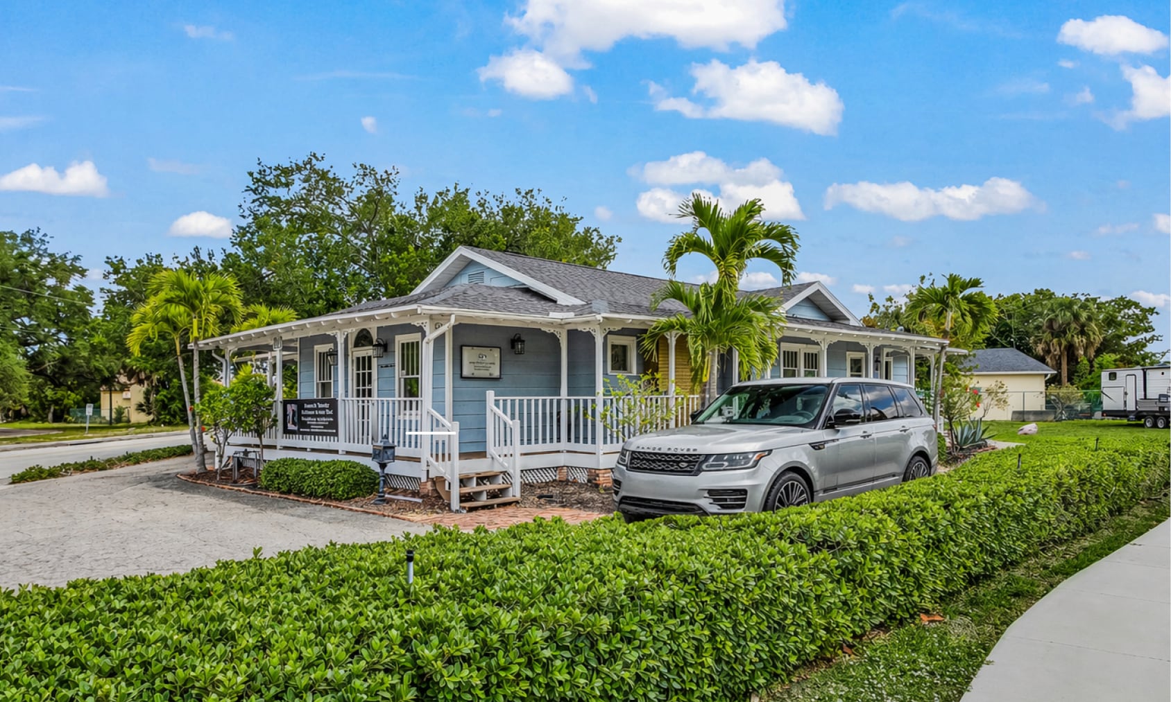 1920 Victoria Ave, Fort Myers, FL for sale Primary Photo- Image 1 of 8