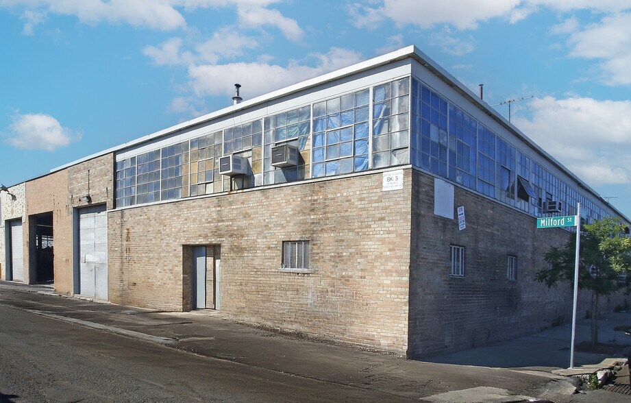 606 Cozine Ave, Brooklyn, NY for lease - Building Photo - Image 3 of 5