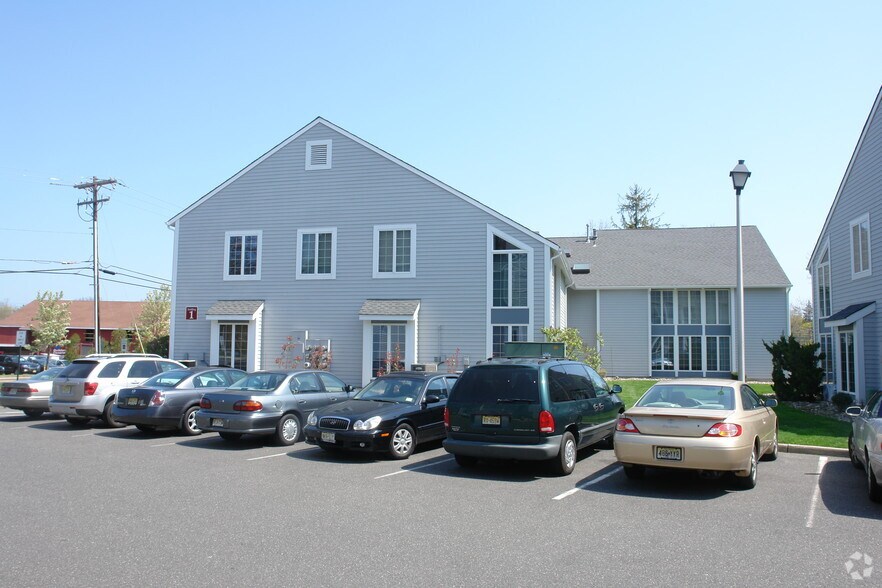 34-44 Sycamore Ave, Little Silver, NJ à louer - Photo principale - Image 1 de 2