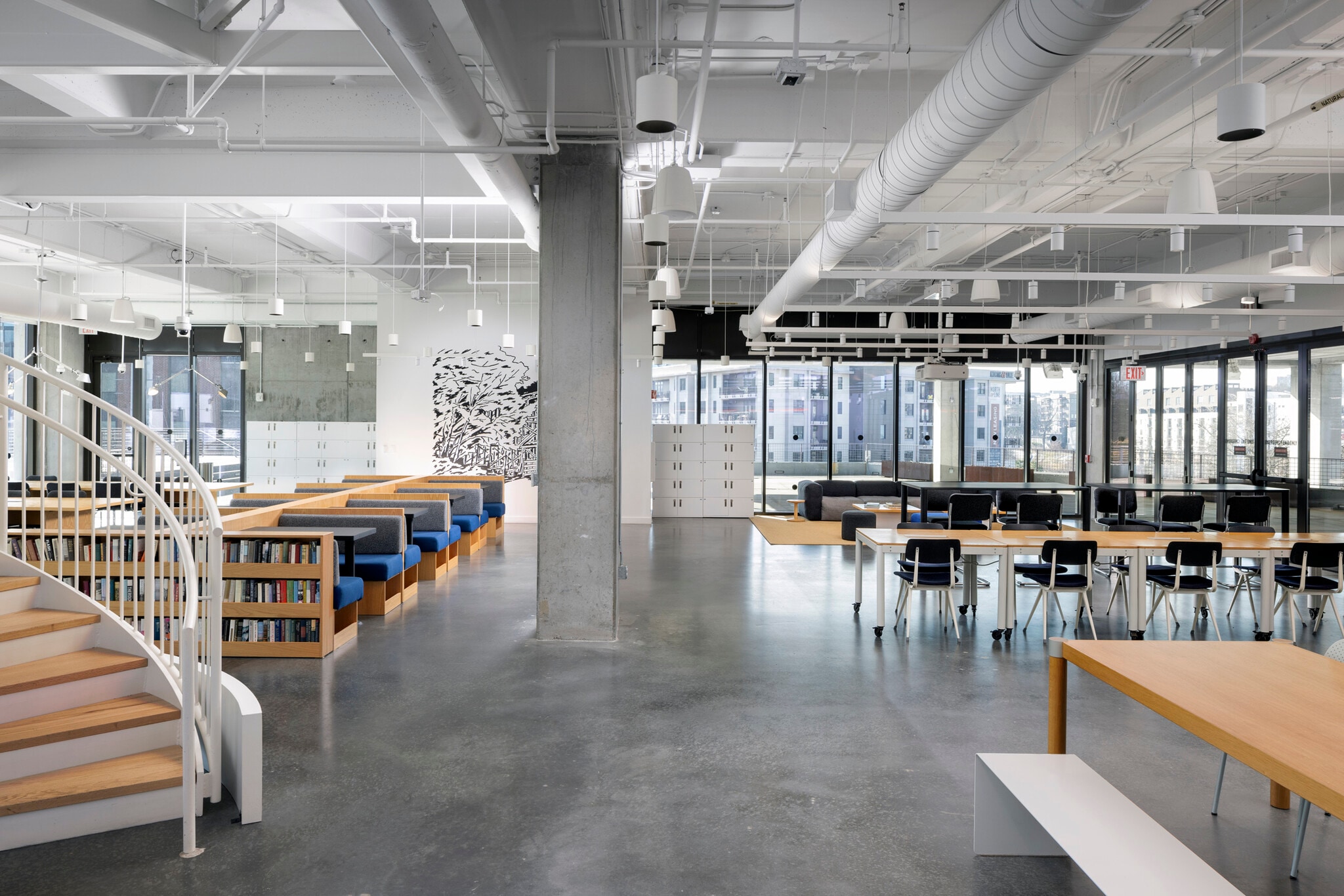 725 Ponce de Leon Ave NE, Atlanta, GA à louer Photo du bâtiment- Image 1 de 4