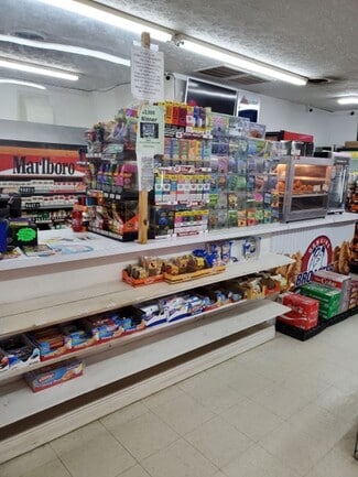 Plus de détails pour 8250 Pinewood Rd, Nunnelly, TN - Commerce de détail à vendre