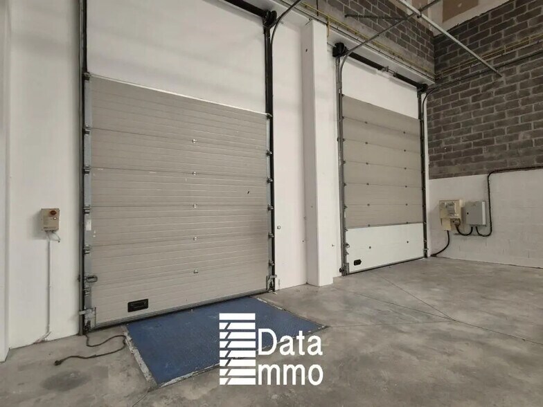 Industriel dans Lieusaint à louer - Photo du bâtiment - Image 1 de 7