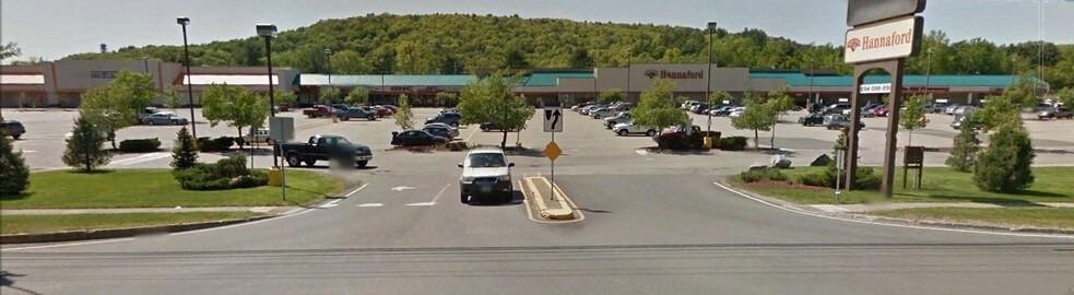 896 Putney Rd, Brattleboro, VT à louer - Photo du bâtiment - Image 2 de 6