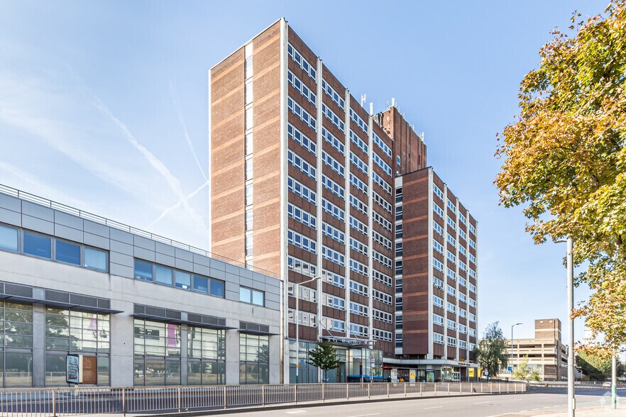 Mercury Gdns, Romford à vendre - Photo du bâtiment - Image 1 de 5