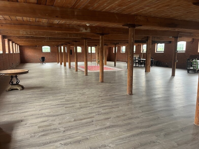 143 West St, New Milford, CT à louer - Photo intérieure - Image 2 de 8