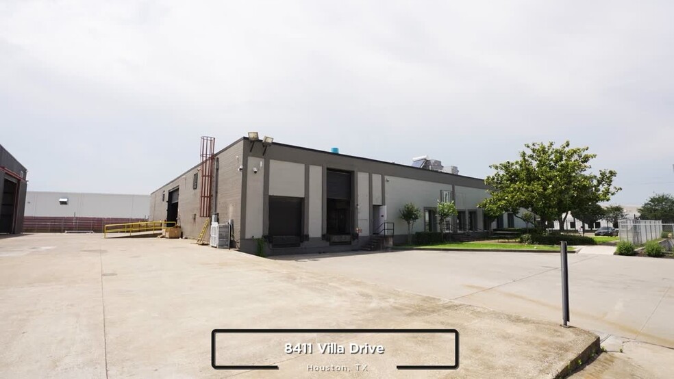 8411 Villa Dr, Houston, TX for lease - Commercial Listing Video - Image 2 of 24