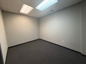 120 Gloster Rd NW, Lawrenceville, GA for lease Interior Photo- Image 2 of 16